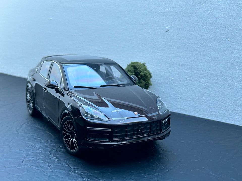 Porsche Cayenne Turbo Coupé 1:18! Limitiert 1000 Stück! in Gütersloh