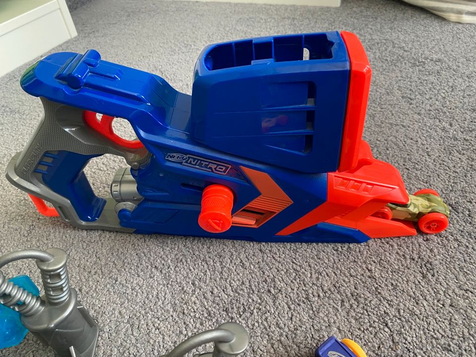 Hasbro Nerf Nitro FlashFury Chaos Autos und Pistole in Berlin