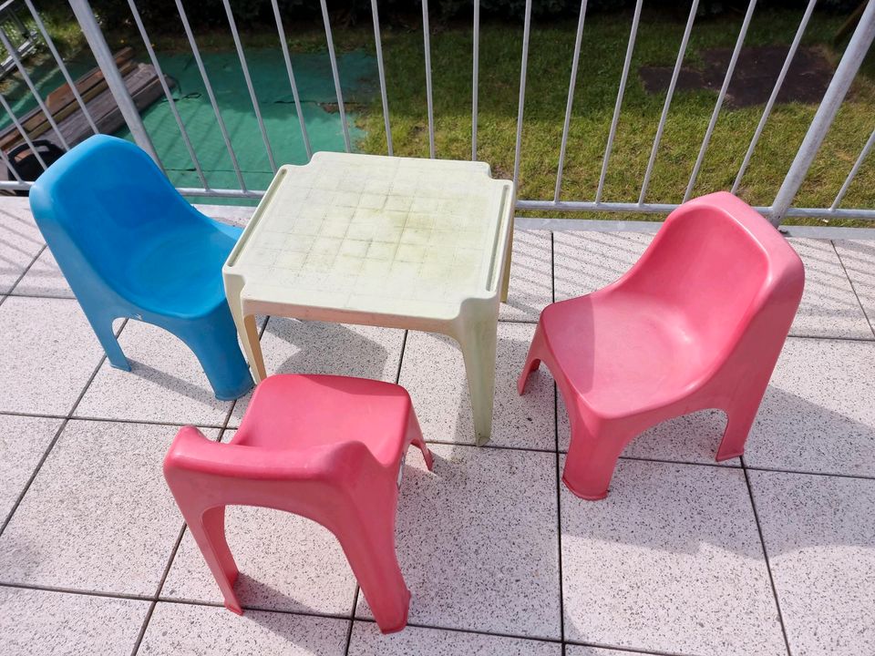 Stühle und Tisch für Kinder in Parsau