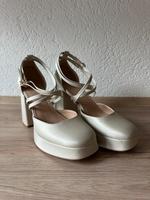 Absatzschuhe, Pumps,  Creme/beige/perlmutfarb. Gr. 40 Sachsen - Schlema Vorschau