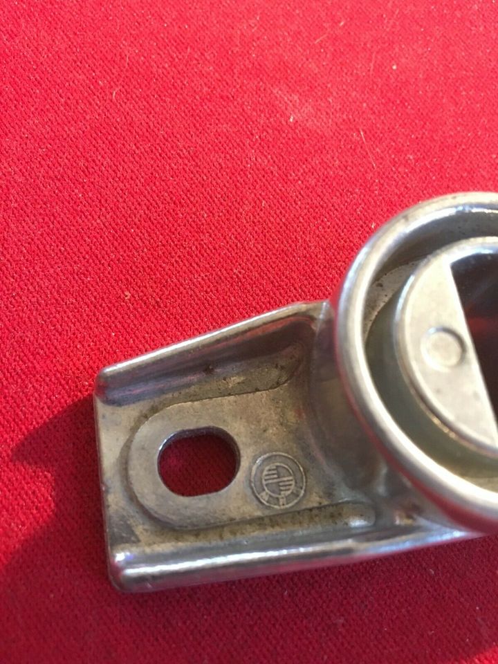 Halter für Frontklappe BMW E12 E24 1972-1979 in Feucht