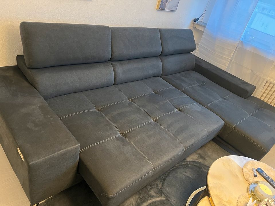 Elektrischer L-Couch in Hattingen