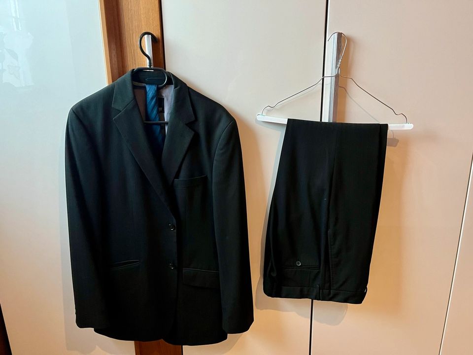 Anzug für Herren von Esprit in der Größe 48 in Wittmund