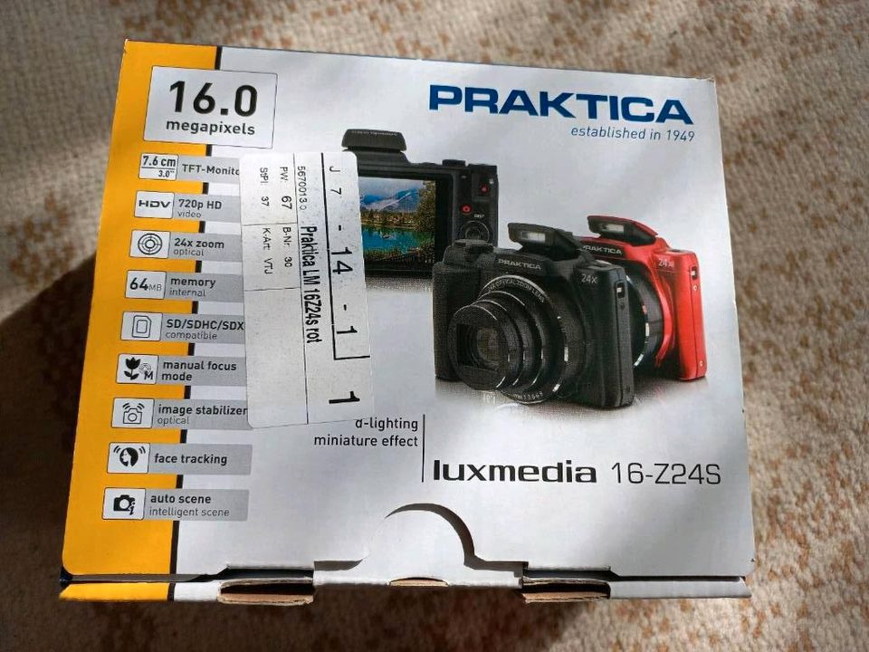 Praktica Kamera luxmedia 16-Z24S Farbe rot in Hettstedt