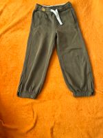 Hose Jogginghose lange Hose 104 Khaki grün kleines Loch Thüringen - Jena Vorschau