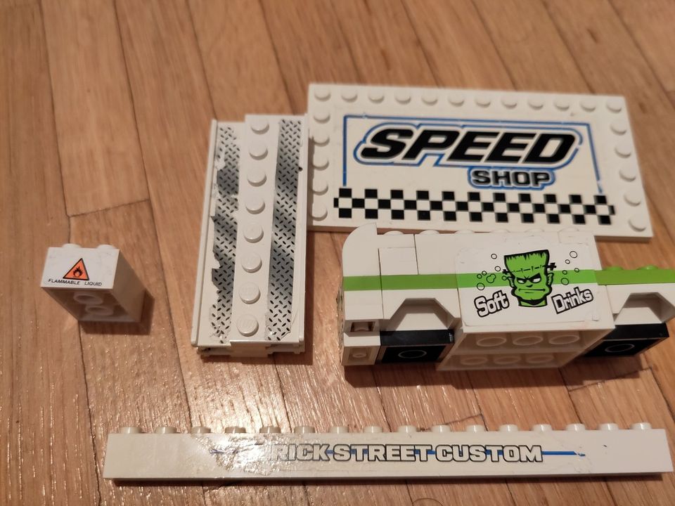 Lego Racers/Tiny Turbos 8154:Brick Street Customs, Sticker fehlen in Unterföhring