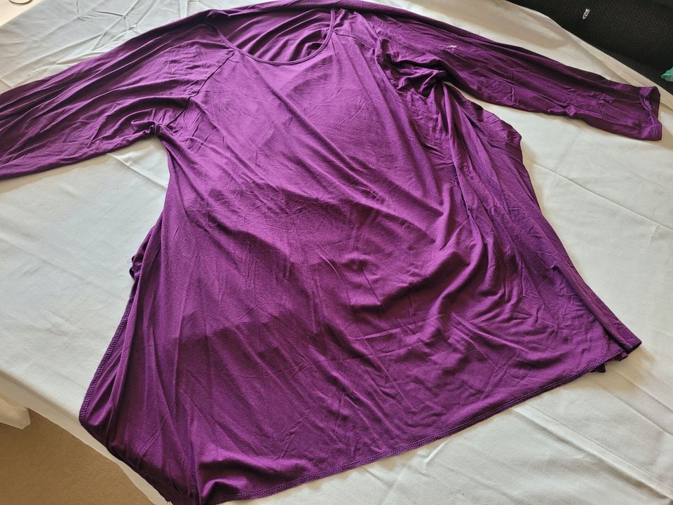 schickes violettes Shirt Gr. 56/ 58 in Delmenhorst