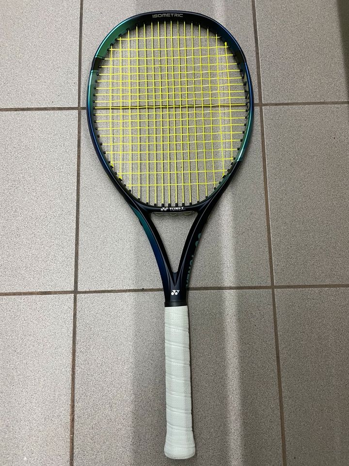 Yonex Ezone 100L Griffstärke 2 NEU!!! in Offenbach