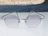 Sonnenbrille als modisches Accessoire Altona - Hamburg Blankenese Vorschau
