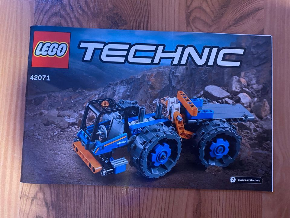 Lego Technic 42071 Kompaktor in Wolpertshausen