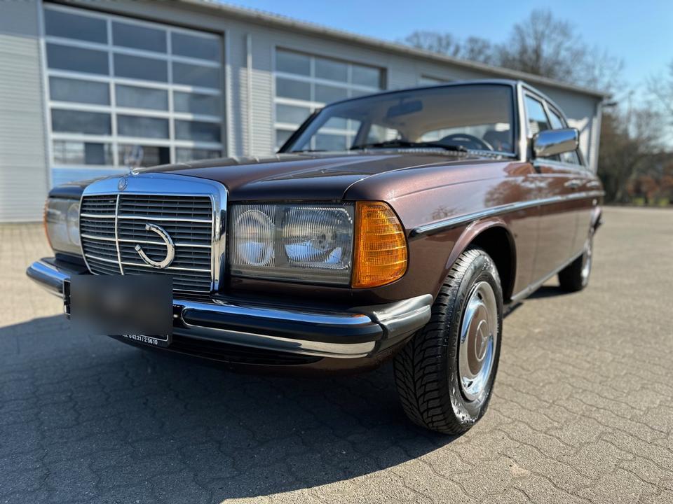 Mercedes W123, 230E Automatik, Rentnerfahrzeug, 2. Hand in Delmenhorst