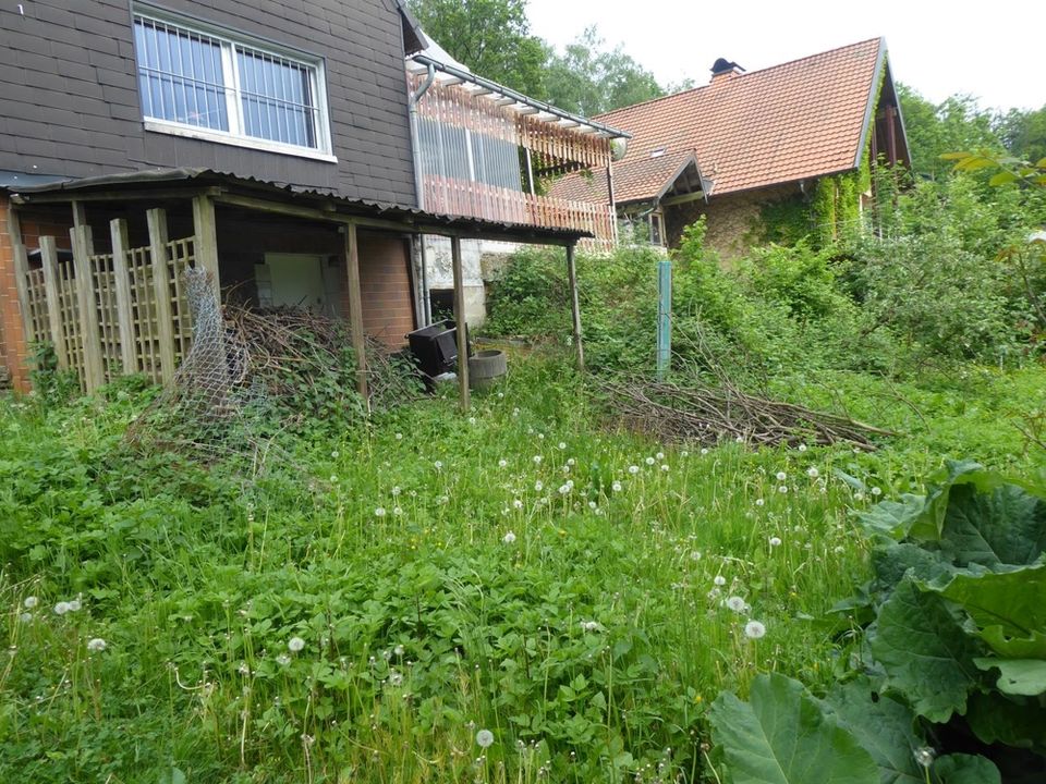 Renovierungsbedürftiges Einfamilienhaus mit Nebengebäude in herrlich ruhiger Waldrandlage in Waldbröl