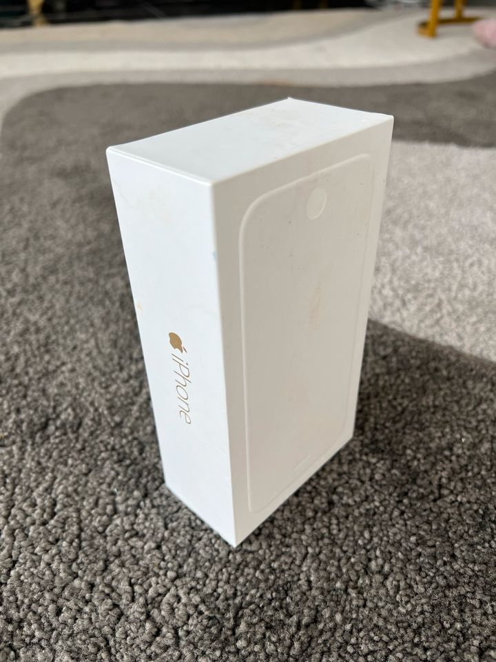 iPhone 6 Verpackung in Dettingen unter Teck
