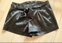 Melrose Hot Pants Shorts 36 Gürtel Satin Silvester Weihnachten Hessen - Bad Soden-Salmünster Vorschau