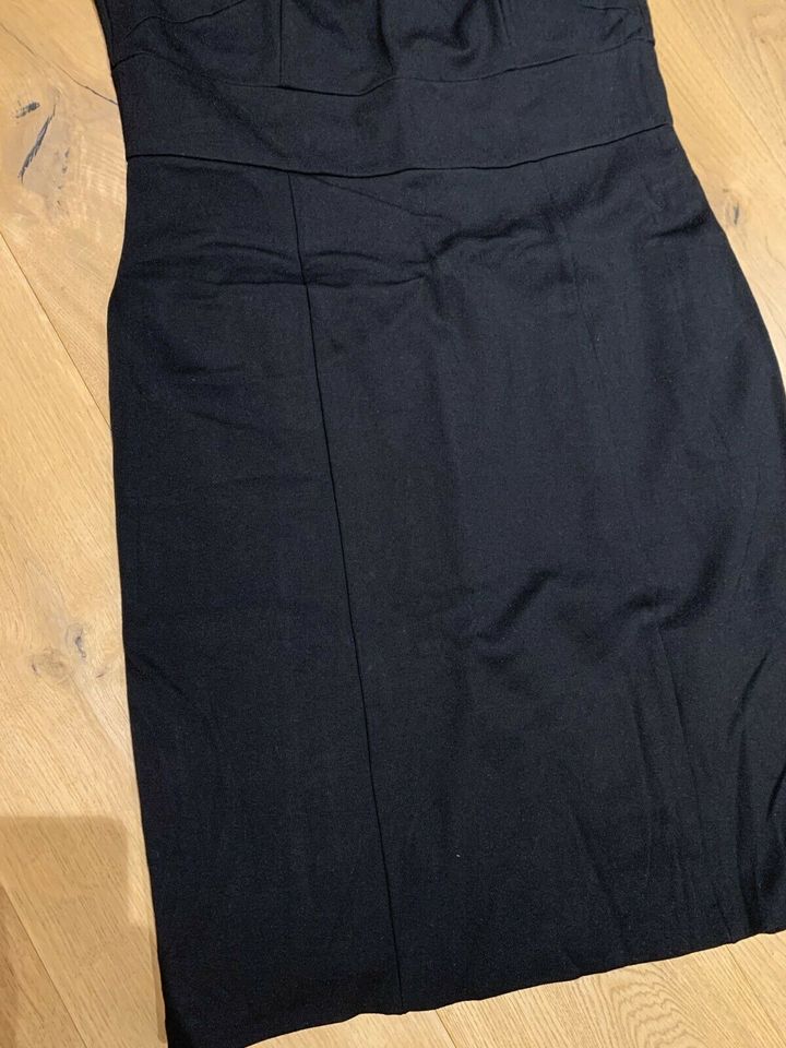 Esprit selection Gr. 44 zeitloses Etui Kleid in schwarz in Endingen