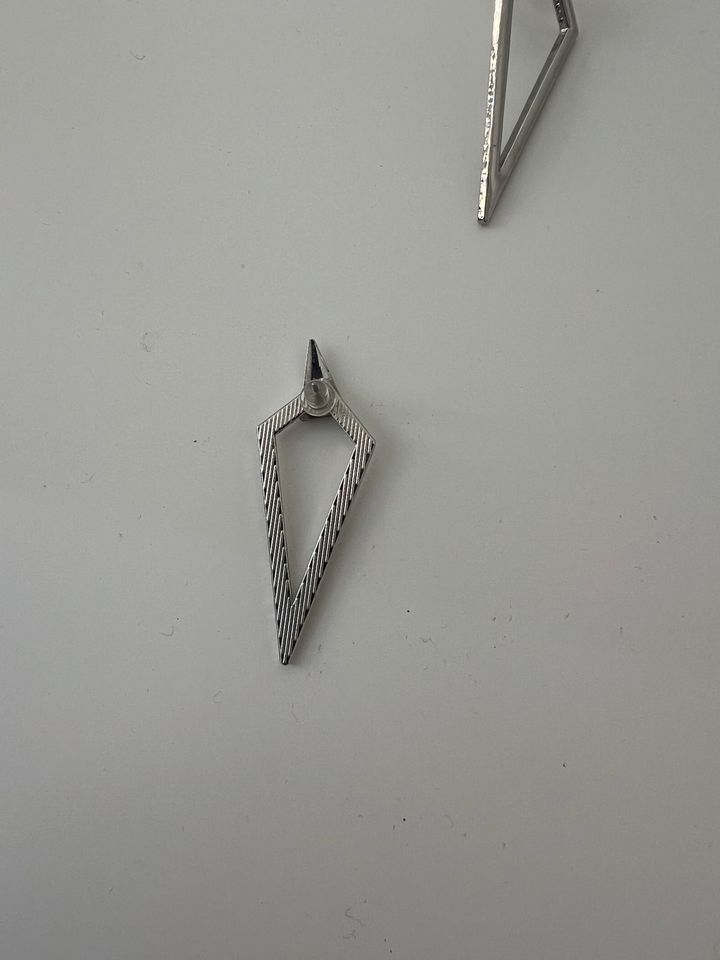 Ohrringe 80er Stecker Silber Modeschmuck NEU + Brosche in Berlin