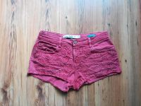 Shorts mit Rosen von ZARA Leipzig - Leipzig, Zentrum-Ost Vorschau