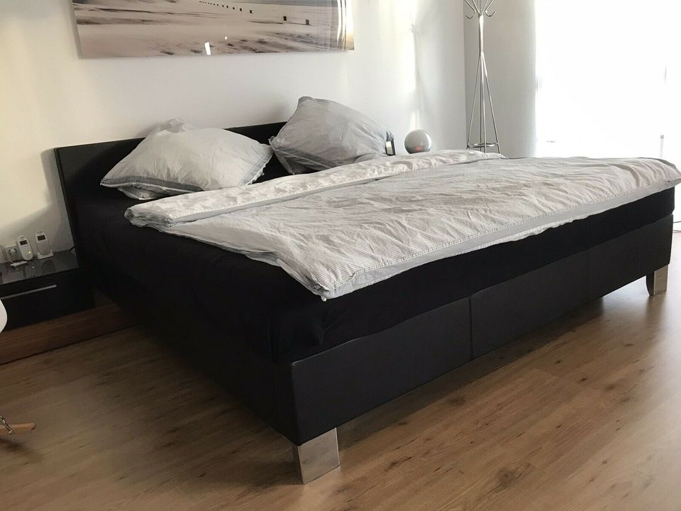 Hülsta Lilac Elumo Bett Leder schwarz + Tasso Wasserbett 200x210 in  Nordrhein-Westfalen - Sankt Augustin | eBay Kleinanzeigen ist jetzt  Kleinanzeigen