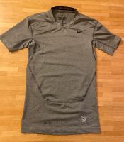 Sport T- Shirt Größe, S./164/170 Nike Pro Combat Kr. München - Unterföhring Vorschau