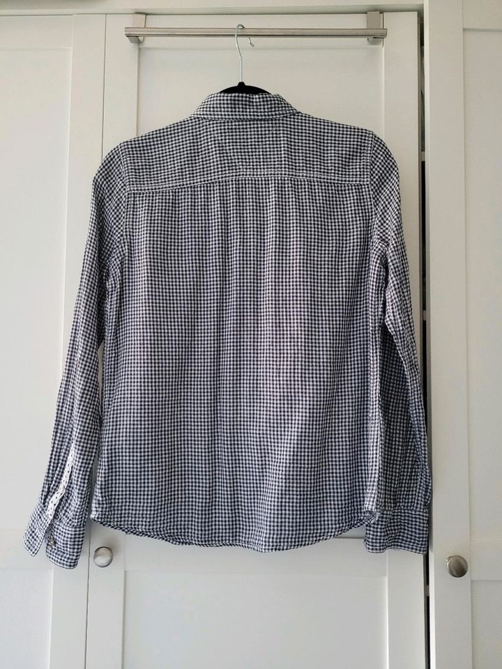 Tommy Hilfiger Denim Hemd Bluse weiß dunkelblau Gr. S in Bad Sassendorf