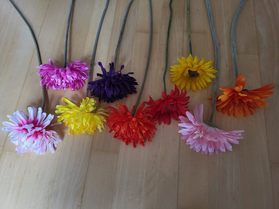 IKEA 9 große Kunstblumen, Gerbera & Chrysanthemen, bunt, 49m cm in Fritzlar