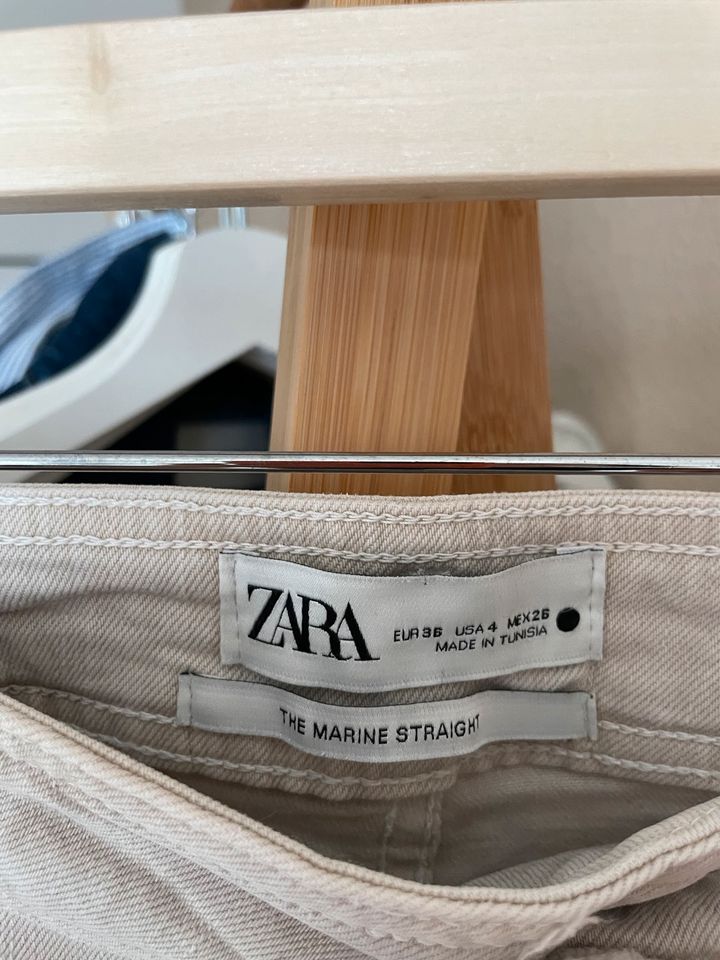 Beige Jeans von Zara in Biberach an der Riß