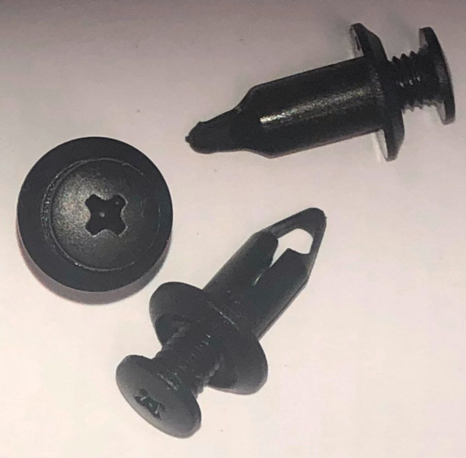 Stecker, Clips Türverkleidung Multicar M25.2, M26, M27, M30, M31 in Schwarzach am Main