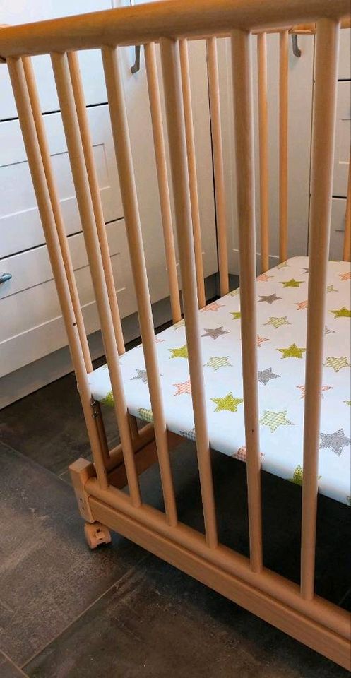 Laufgitter 100x70 Runde Stangen Laufstall Babybett Alvi Nestchen in Giesen