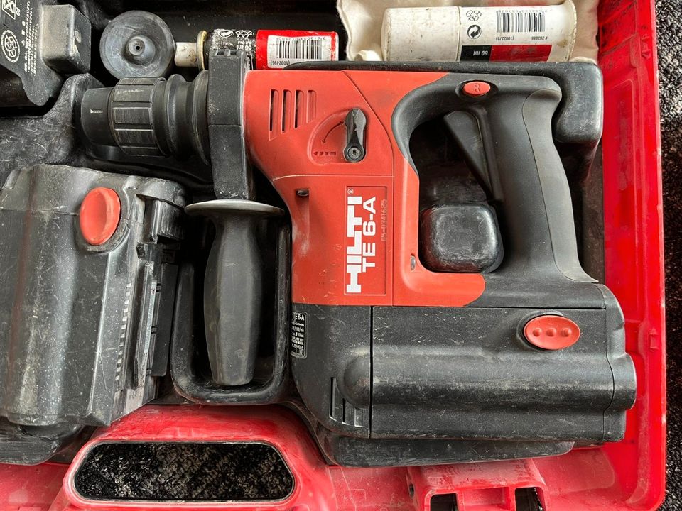 Hilti TE- 6A Akku Bohrhammer mit 3 Akkus + Bohrfutter in Willingen (Upland)