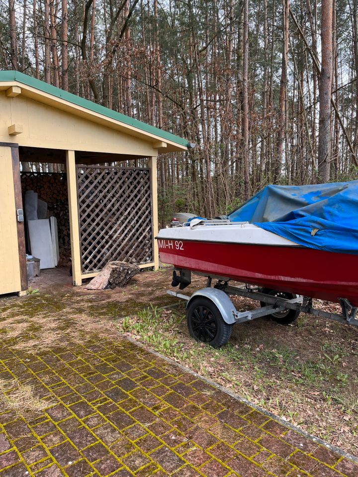 Bungalow mit Steg und Boot in Marienthal in Zehdenick