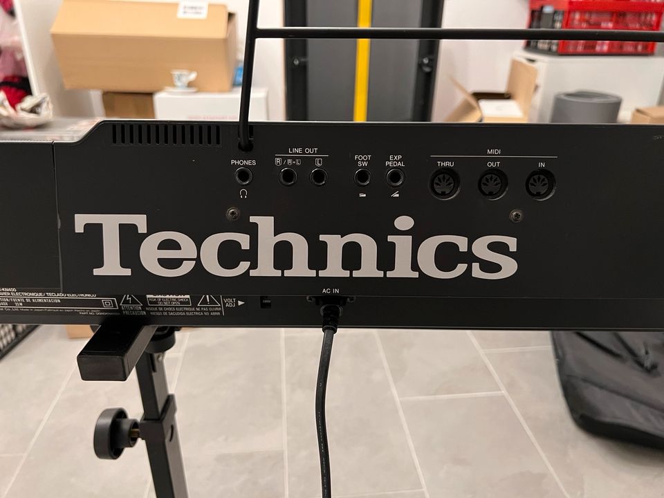 Keyboard Technics KN400+Ständer+Tasche in Ismaning