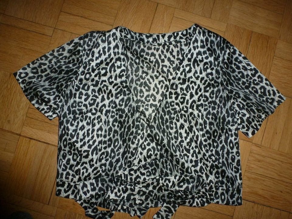 Karnevals Bluse Leoprint Gr. 36/38 in Aalen