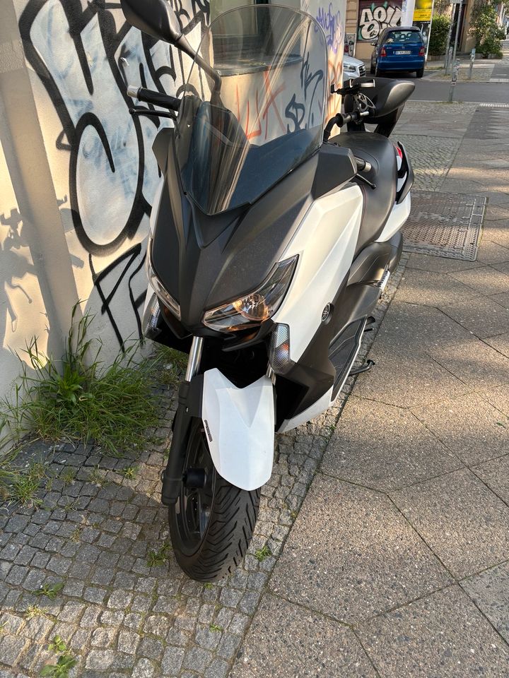 Yamaha X-Max 125 in Berlin
