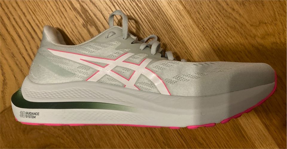 Asics Laufschuhe 42,5 in Auggen