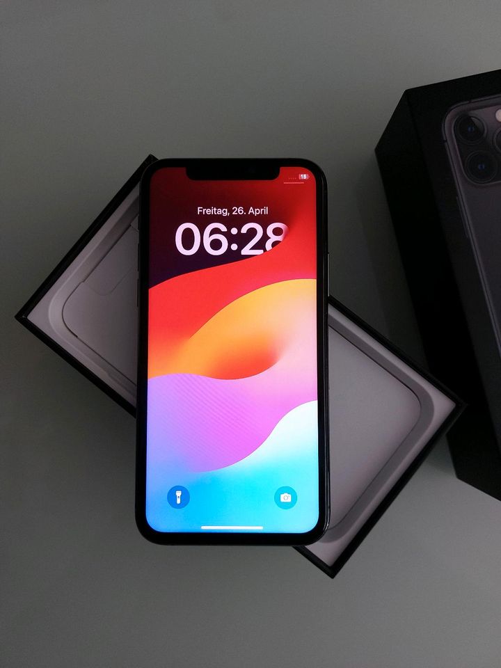 Apple iPhone 11 Pro Max 64GB Spacegrau in Bergkamen