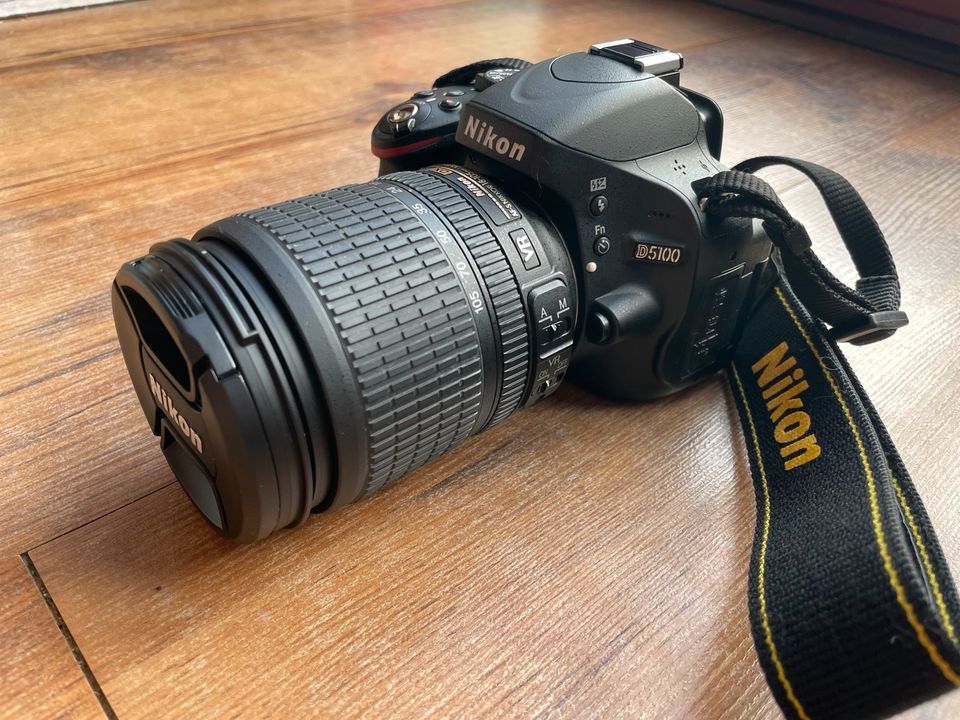 Nikon D5100 + Nikkor 18-105mm einschl. Zubehör in Dresden