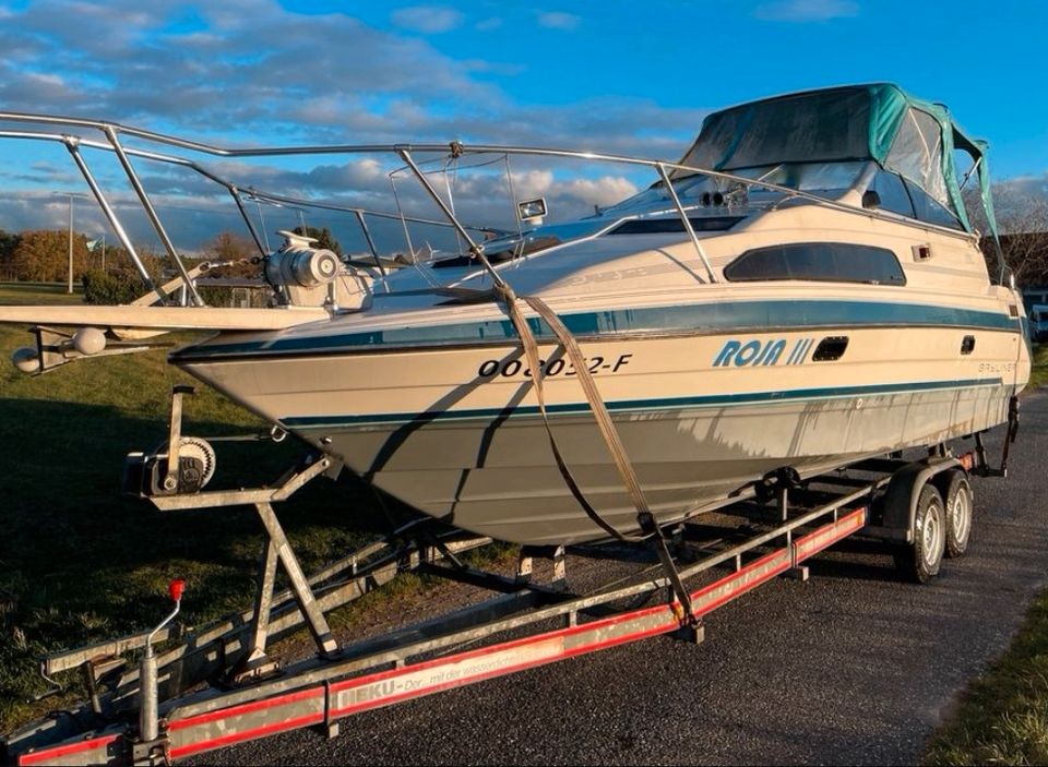 Bayliner 2655 Motorboot Gleiter V8 Motoryacht Kajütboot Trailer in Riedlhütte