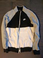 Nike Strickjacke Sachsen - Bautzen Vorschau