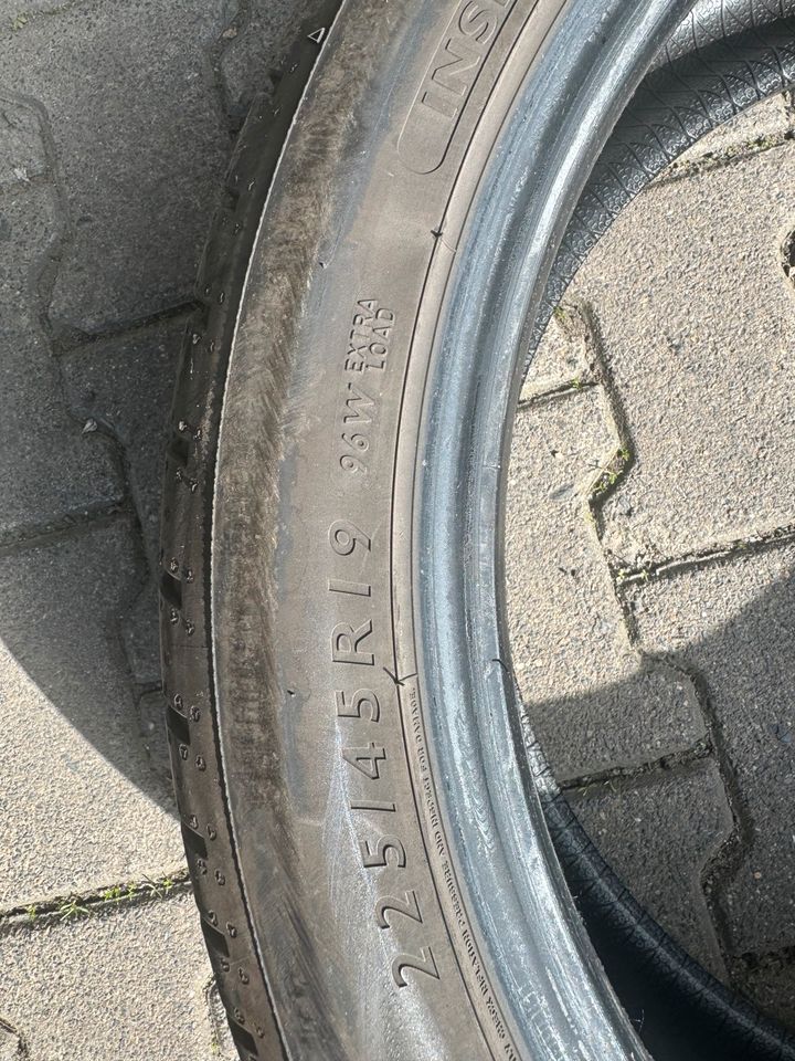 2 Sommerreifen DUNLOP 225/45R19. 96W in Wiesbaden