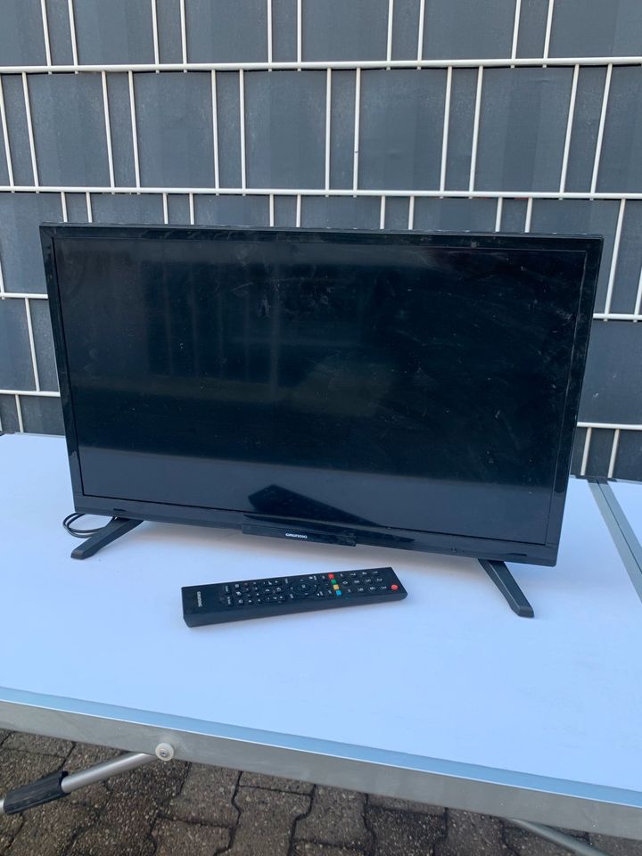 Fernseher mit Fernbedienung in Lünen