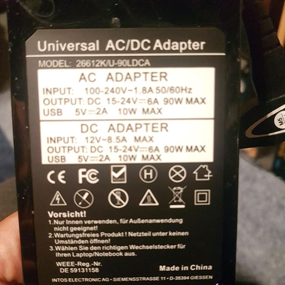 UNIVERSAL AC/DC ADAPTER USB 5.1v in Essen