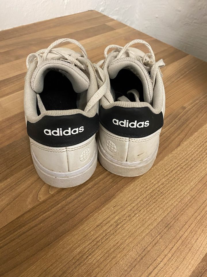 Adidas Schuhe Sneaker 36 in Düsseldorf