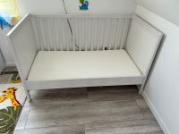 Babybett von Ikea Sundvik weiß Holz Sachsen-Anhalt - Halle Vorschau