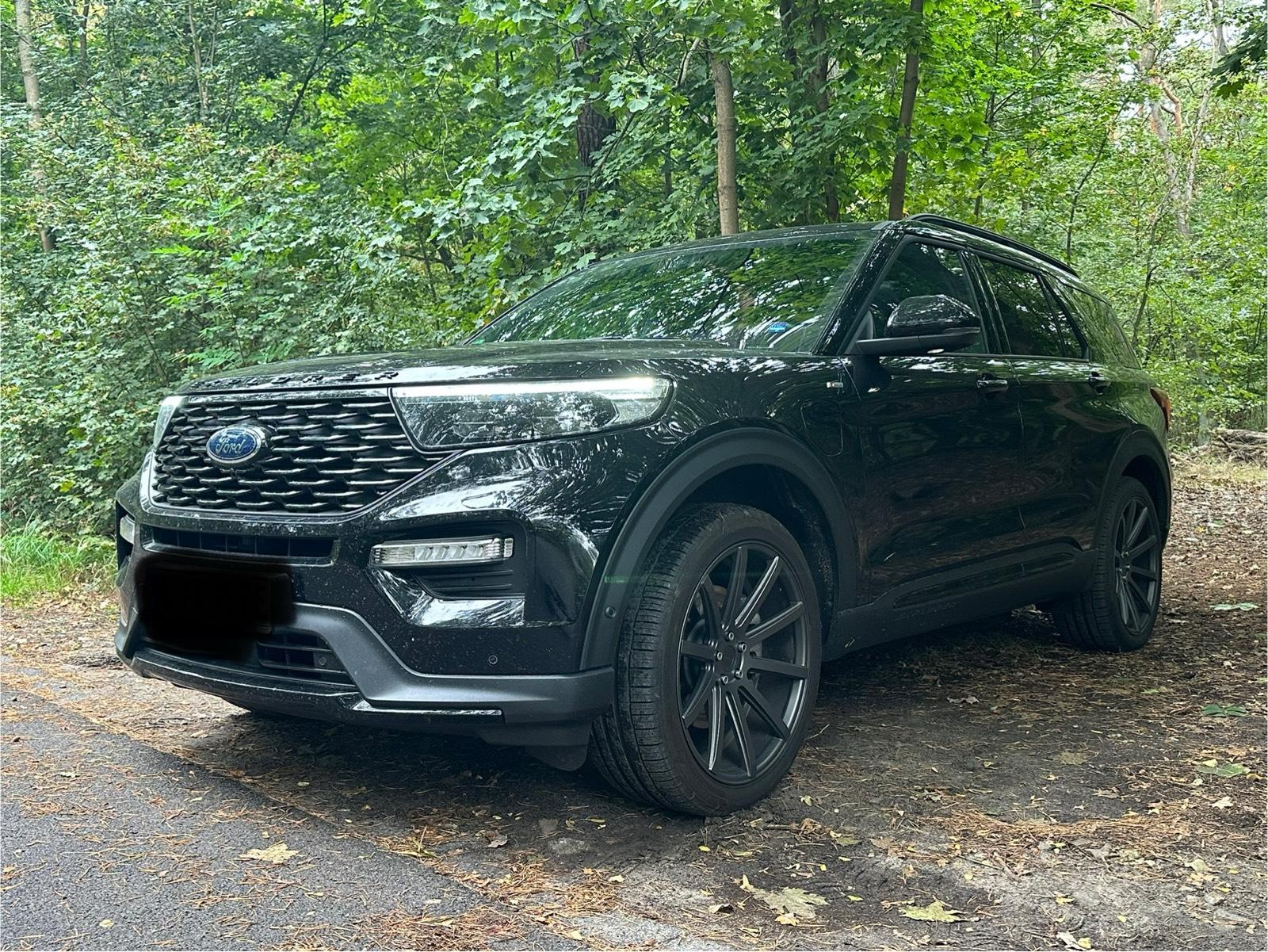 Abbildung des Autos Ford Explorer Hybrid ST-…