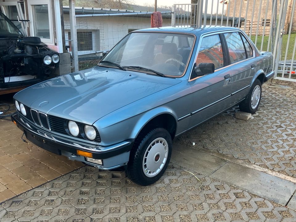 Bmw e30 325i in Nittel