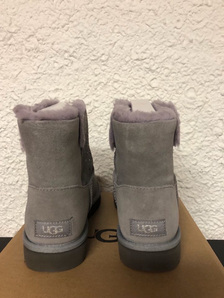 UGG Boots mit Glitzer Strass / Limited Edition/ Gr. 38 NEU in Dasing