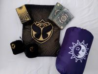 Tomorrowland 2022 Paket inkl. Armband, Beutel, Schlafsack etc. Düsseldorf - Unterbilk Vorschau