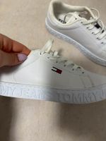 Schuhe Turnschuhe Tommy Hilfiger Niedersachsen - Göttingen Vorschau