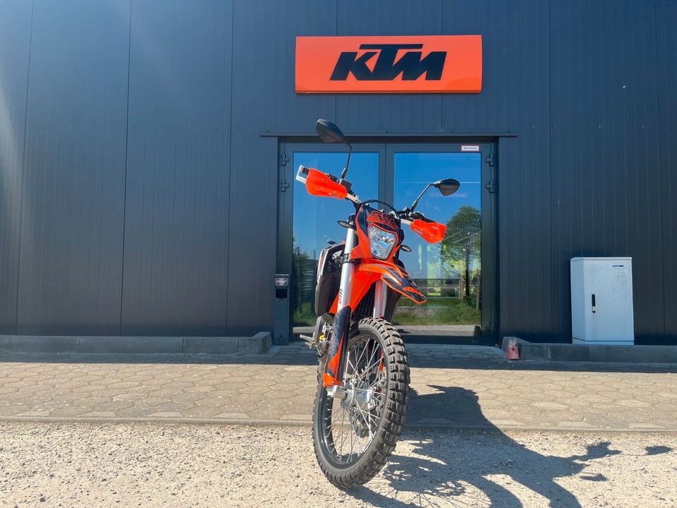 KTM 690 Enduro R gedrosselt in Haseldorf