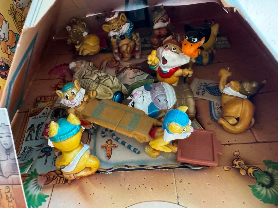 Ü Ei Figuren MIEZI CATS 1998 BPZ komplett Diorama in Zirndorf